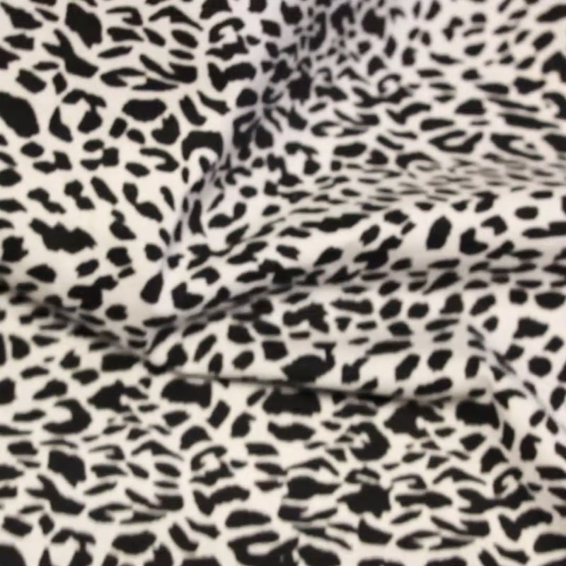 Vidéo: Satin mat coton & élasthanne – Léopard noir fond blanc