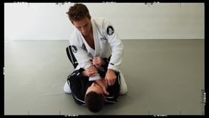 02. Cross Collar Choke From Mount