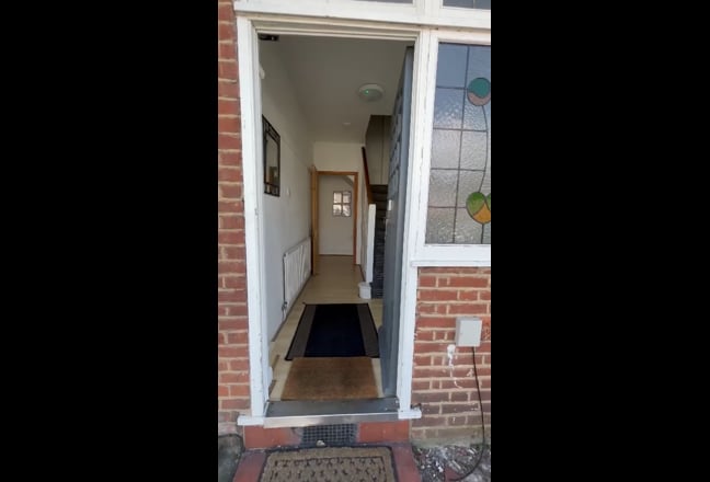 Ground Floor Large Double Bedroom: £815 Main Photo