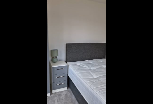  Lovely ground floor double room for one person Main Photo