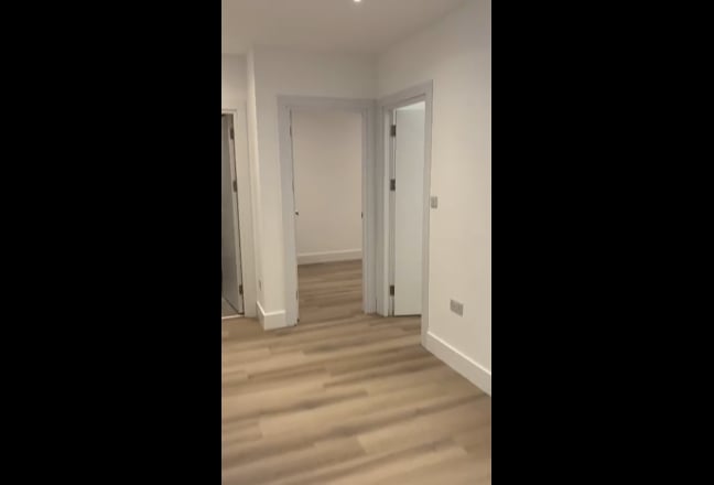 Double Room Available in Modern 2-Bed Flat Main Photo