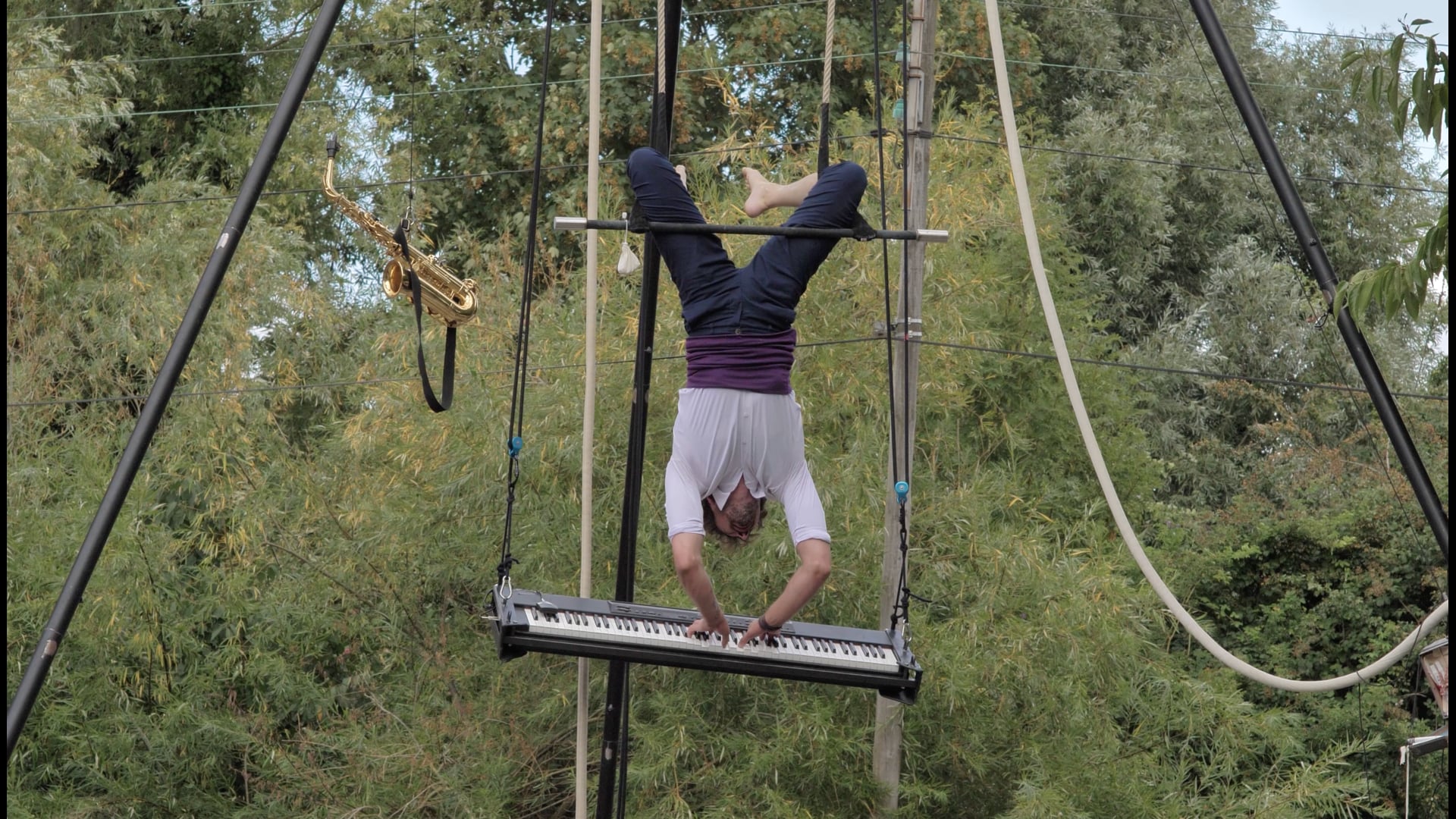 Suspendus dans les airs avec la compagnie Nuvole