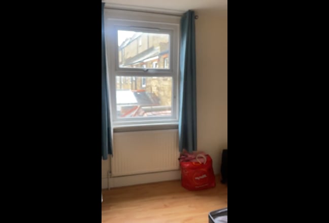 1 room - Surbiton (£710 approx- includ bills & tax Main Photo