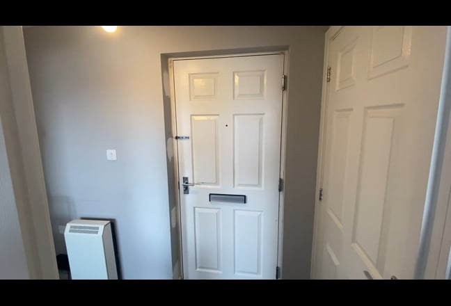 1 bed flat near Ocean Village Main Photo