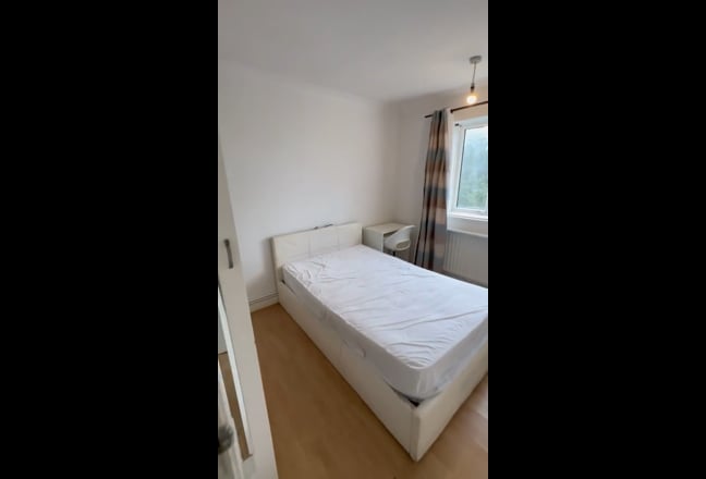   Double Room Available (Kingston) 01/12 Main Photo