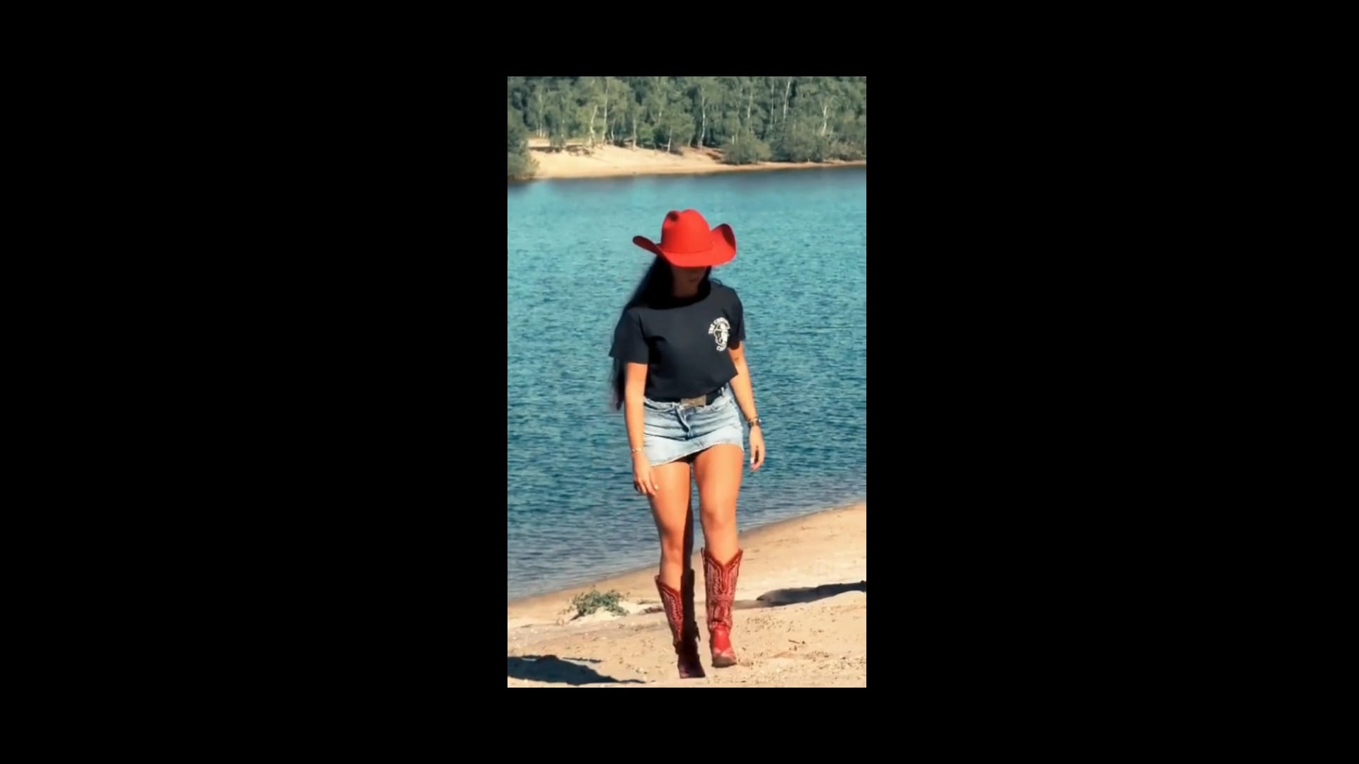 https://i.vimeocdn.com/video/2042963405-82cc1edf1b097a38cb187cbabb5f4019d29555938bc1fa146a57d882b10e5bfe-d