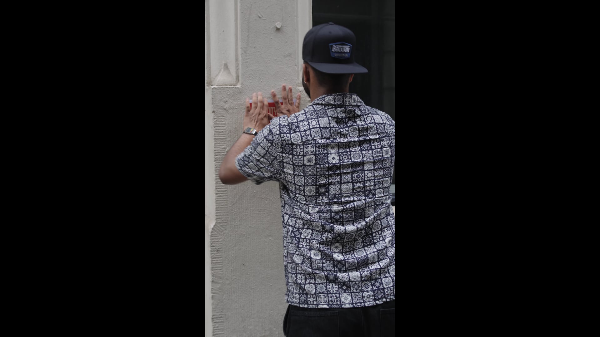 Curiosity Marketing Ad