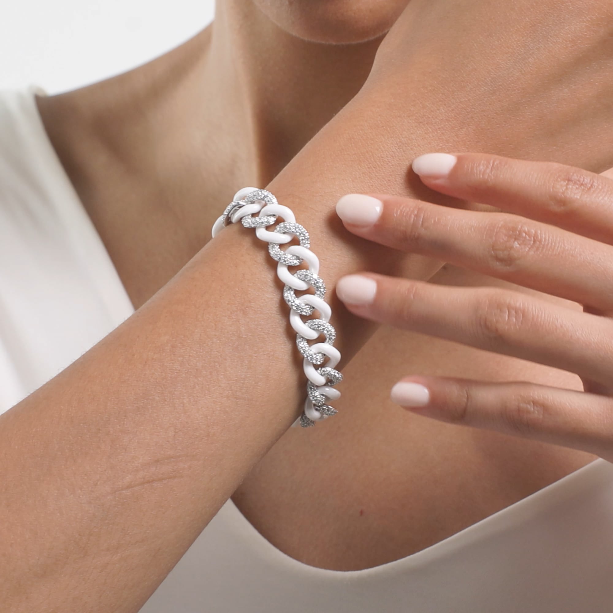 product video 2 for 3 2/5 ctw Round Lab Grown Diamond Gold & Ceramic Link Bracelet - 7 Inches