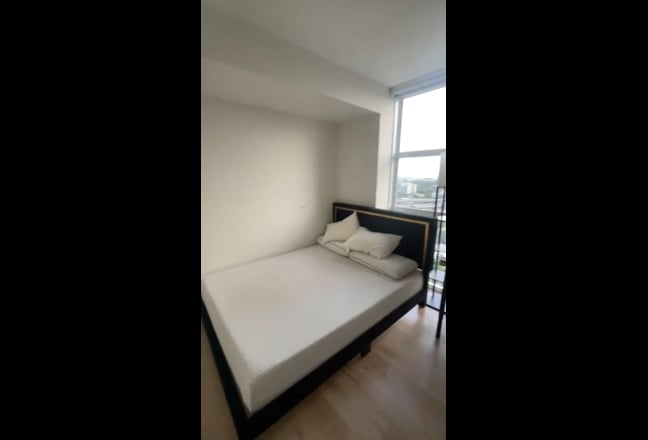 Room for Rent at Downtown Square Station Apartmen Main Photo