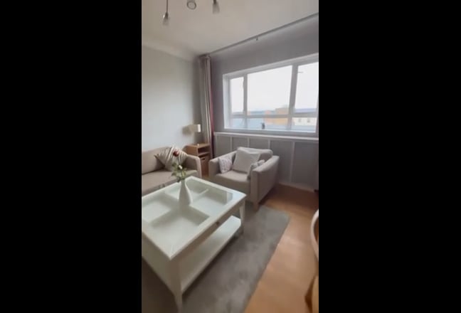 OFFERING| 2B1B Baker Street| Late May  move-in Main Photo