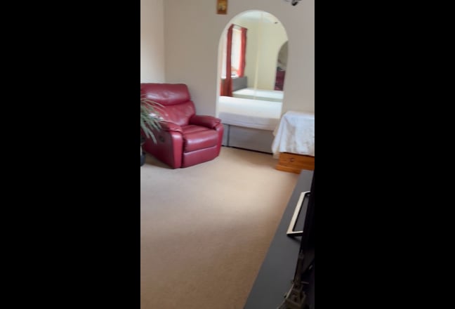 Nice en-suite room in town centre Main Photo