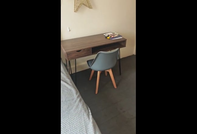 Charming Doule Room with Private Toilet in  M30   Main Photo