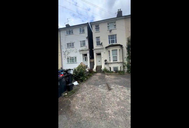 Fab 2 bed flat close to East Croydon Station Main Photo