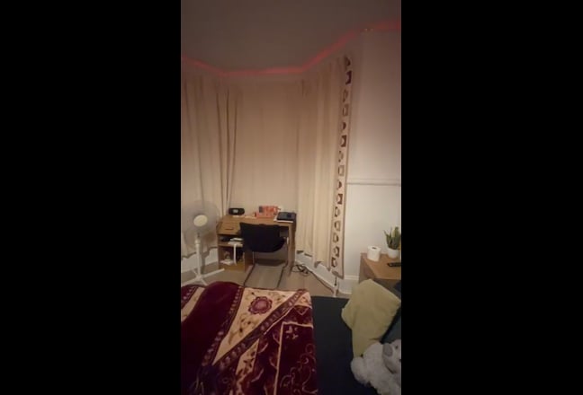 Double Room nr Hospital, Town, Rail Station w Wifi Main Photo