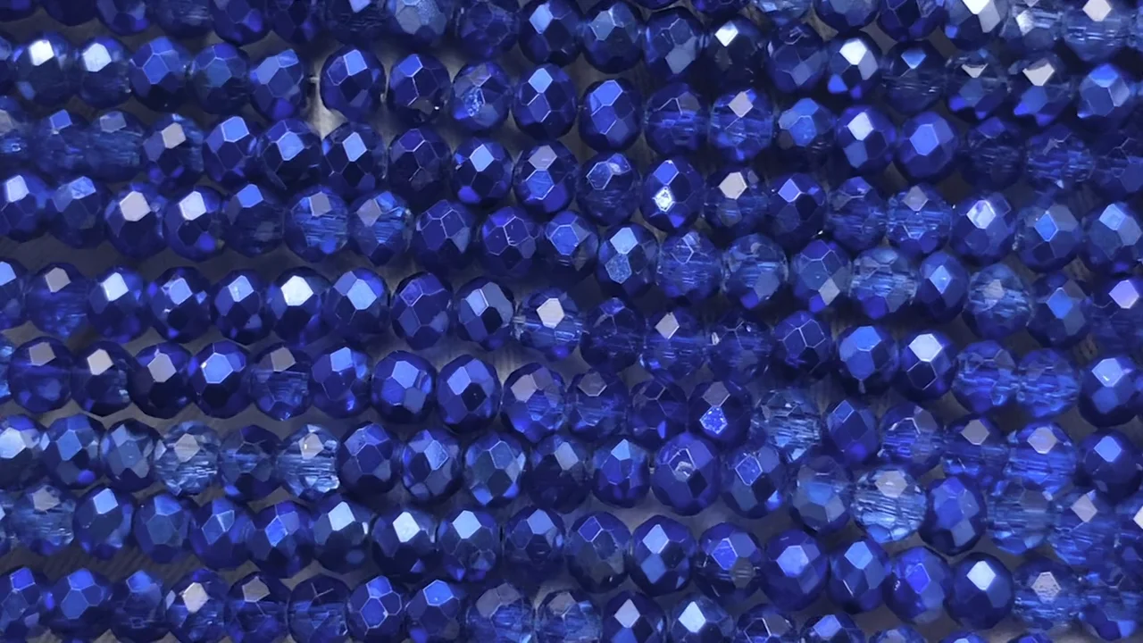 ガラスビーズ ボタンカット3.5×3.5×2.5mm ブルー ハーフコーティング 1