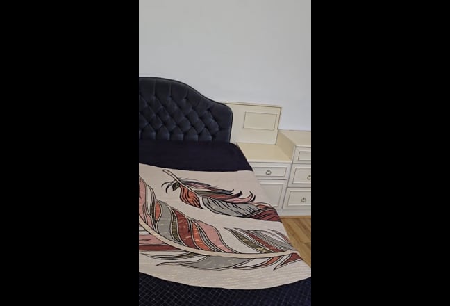 1 bed room flat in converted house  Main Photo