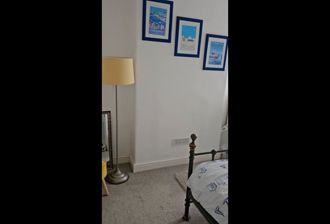 Large furnished double room to let Main Photo