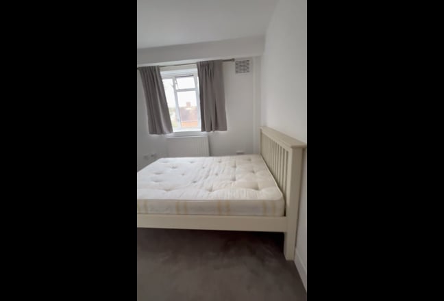 Cosy, Spacious and Bright 3 bedroom flat Main Photo
