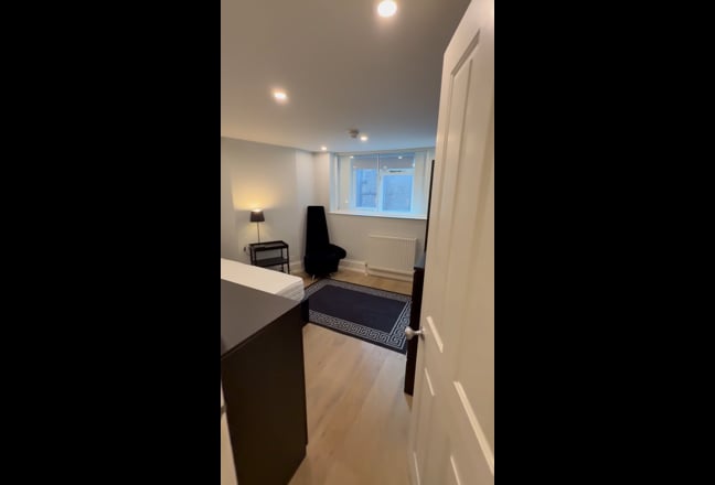 Available NOW!! Double furnished room.  Main Photo