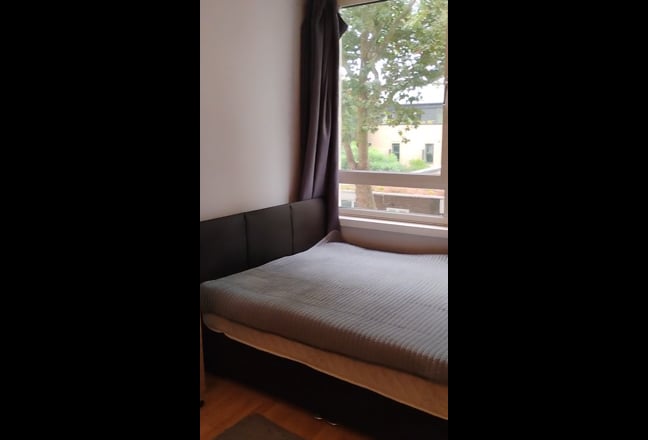 Video 1: Master bedroom (room1) £1035 pcm