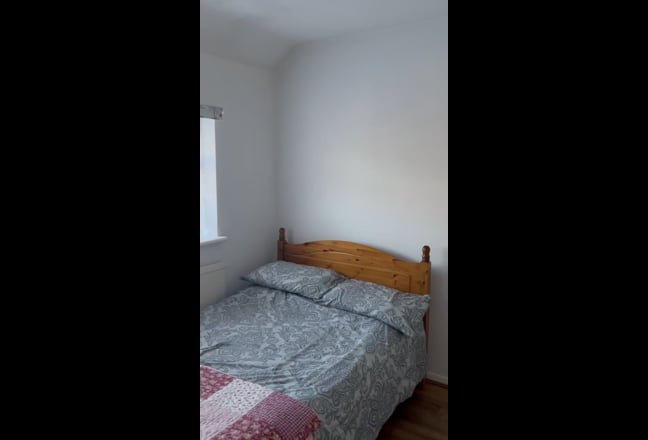 A Double bedroom Main Photo