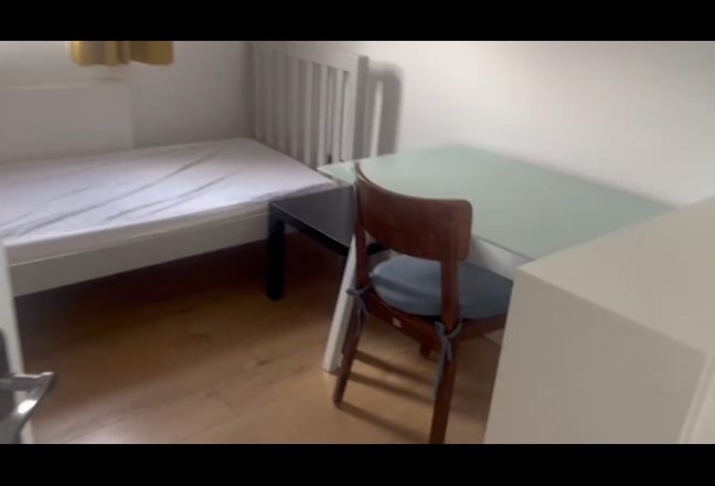 A single room to let near Stratford  Main Photo