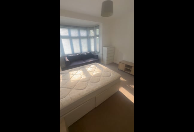 Mottingham  - Large Double & Single Room Main Photo