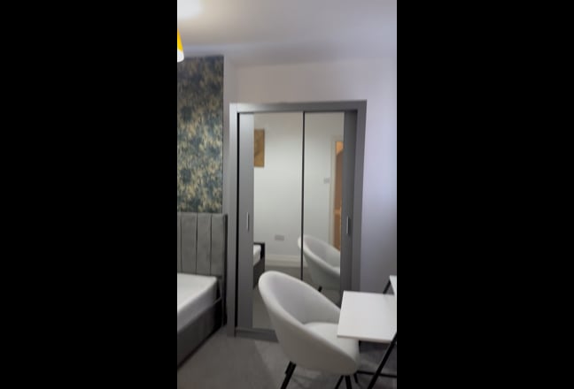 Modern Shared House | Furnished Rooms | One Person Main Photo