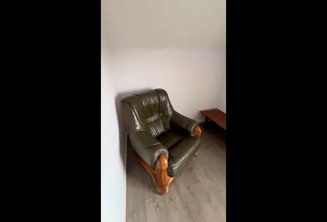 Video 1: Bedroom 4 - available now! Very Large Double Room.