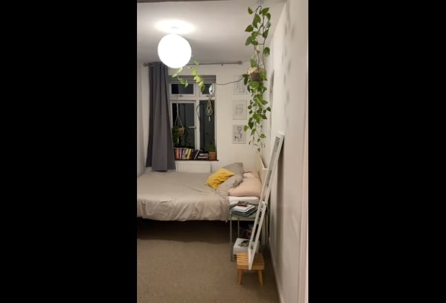 Clean Double Room close to Streatham Station Main Photo
