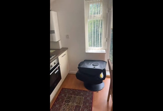 Male required to share large room in a modern flat Main Photo