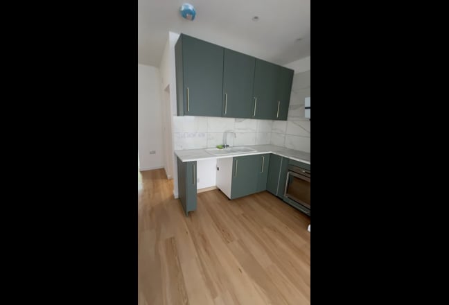 SA1, Whole 3 bedroom house for rent Main Photo
