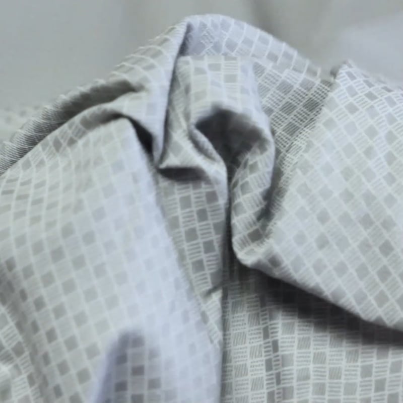Vidéo: Gabardine coton & élasthanne - Losange gris