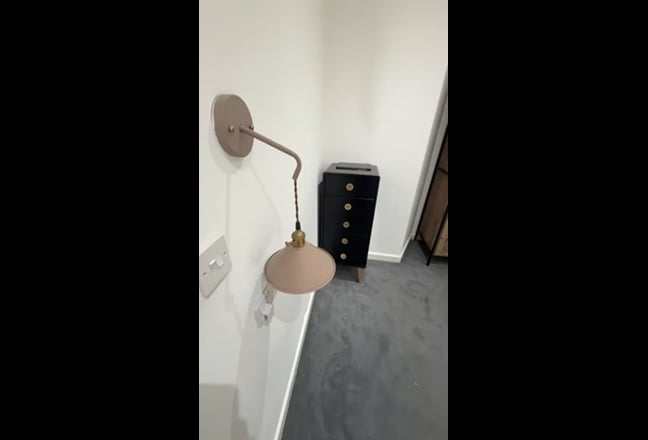 NO DEPOSIT -  Double Room in Friendly House  Main Photo