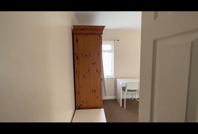 Beautiful Large Double Bedroom Available  Main Photo