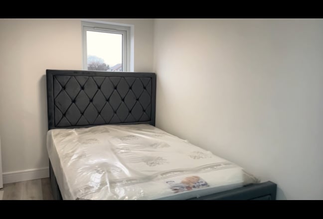 Ensuite rooms available SL1 Main Photo