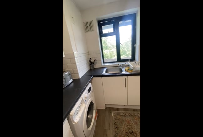 A Bright Student Flat Share Main Photo