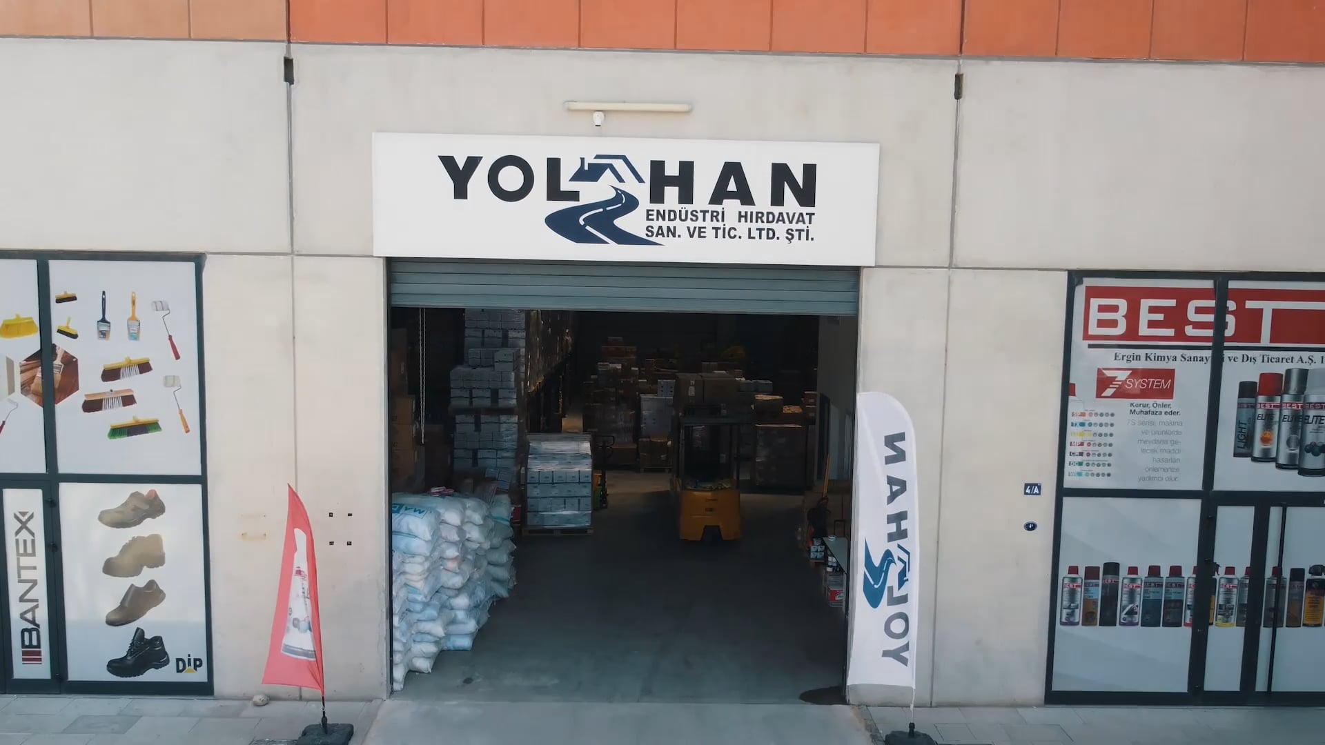https://i.vimeocdn.com/video/2044762992-46bbd04ee5bec8483a82e86cabbcb4a0bf947a896cf0a27482964dad9f62dc82-d