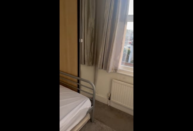 All bills inclusive- single room in Gorgeous flat  Main Photo