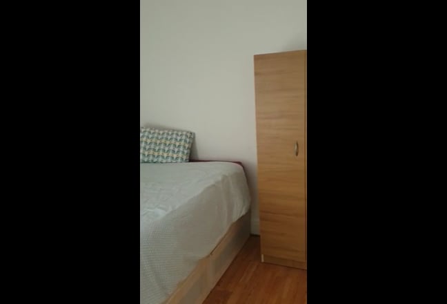 Double Bedroom in House Share Main Photo