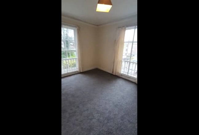 One double bedroom  Main Photo