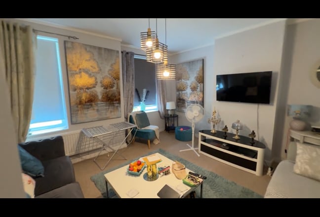 * Whole 2 bed flat in Fulham, SW6 near tube stn * Main Photo
