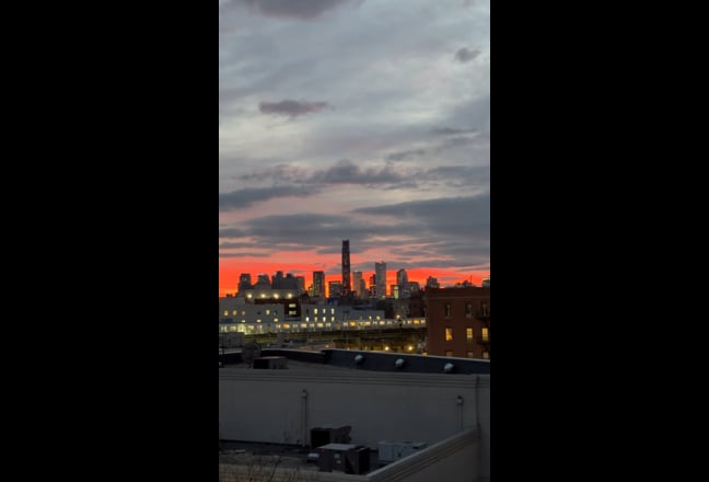 Shared Loft with Two Skyline Rooftops Main Photo