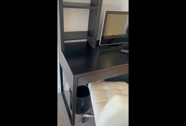 MON-FRI En-suite ground floor room in NW7 Main Photo