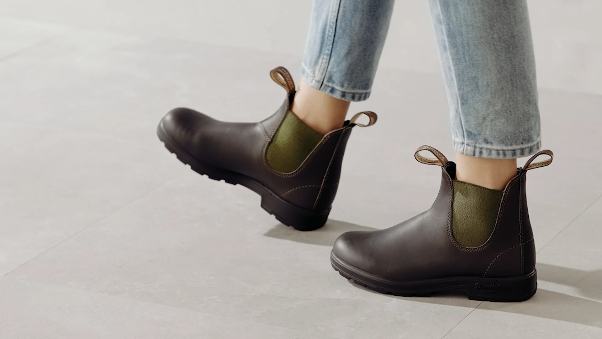 BLUNDSTONE 519 ELASTIC SIDE BOOT サイズ6 Stout Brown / Olive Premium Leather Chelsea Boots, Women's