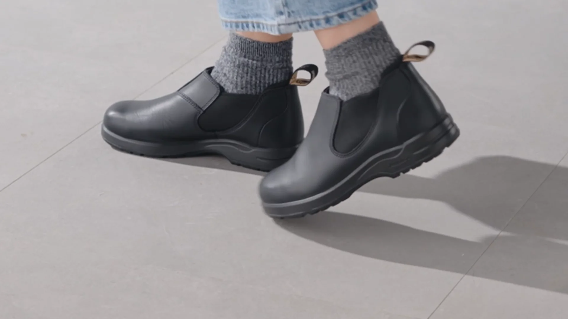 Black Premium Leather Low-Cut Shoes, Women's All-Terrain 2380