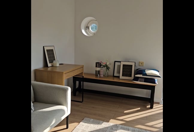 Video 1: Sunny and cosy, open up the door for the cool breeze 