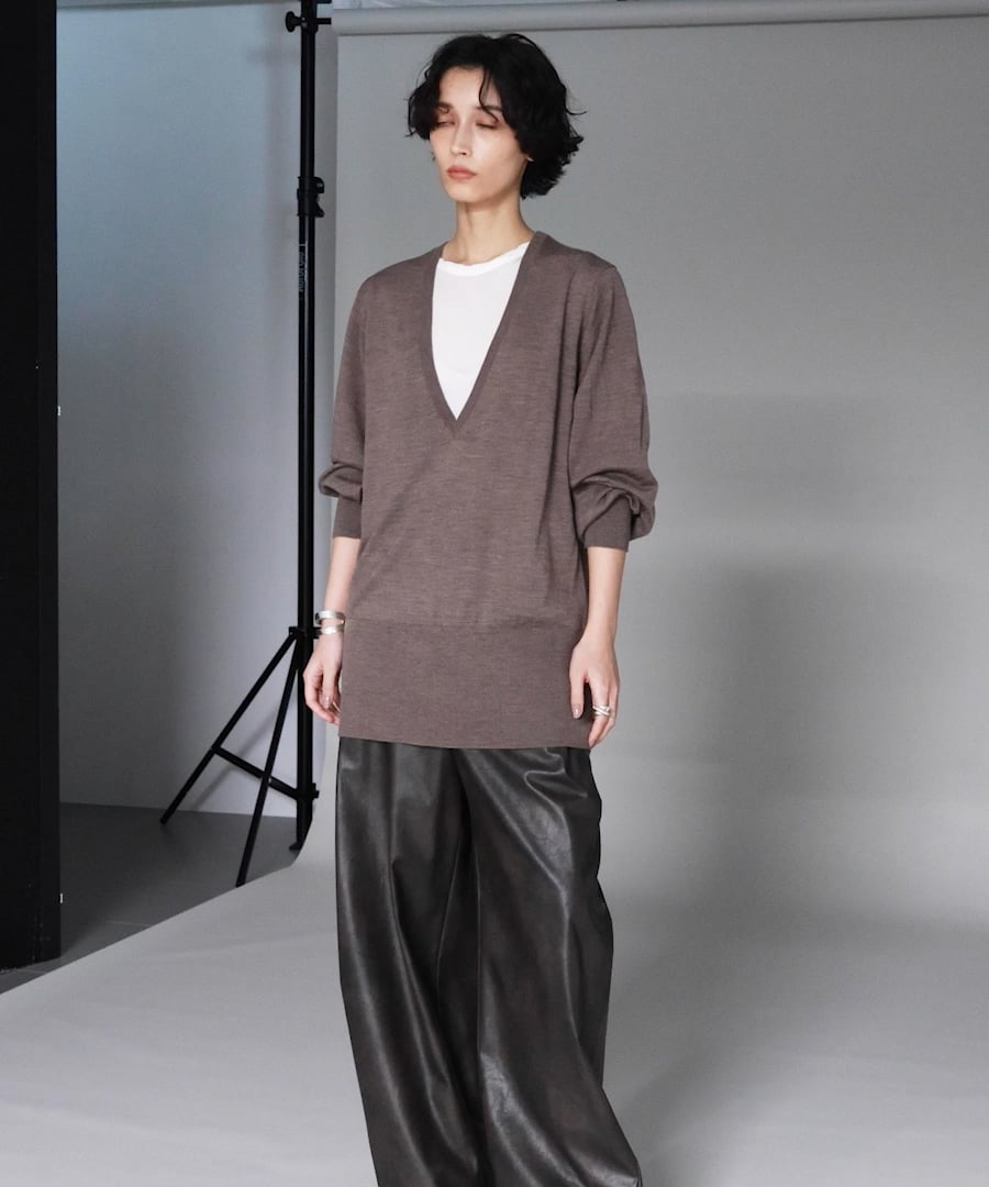 2024AW カレンソロジー　ウールカシミヤステッチVネックプルオーバー Curensology（カレンソロジー）の「Curensology(カレンソロジー