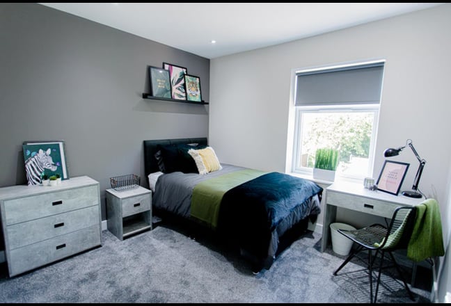 Beautiful Ensuite - Two-Bed  Flat-Share CALAIS RD Main Photo