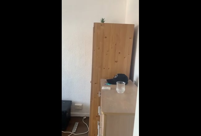 1 double and single room available next to shadwel Main Photo